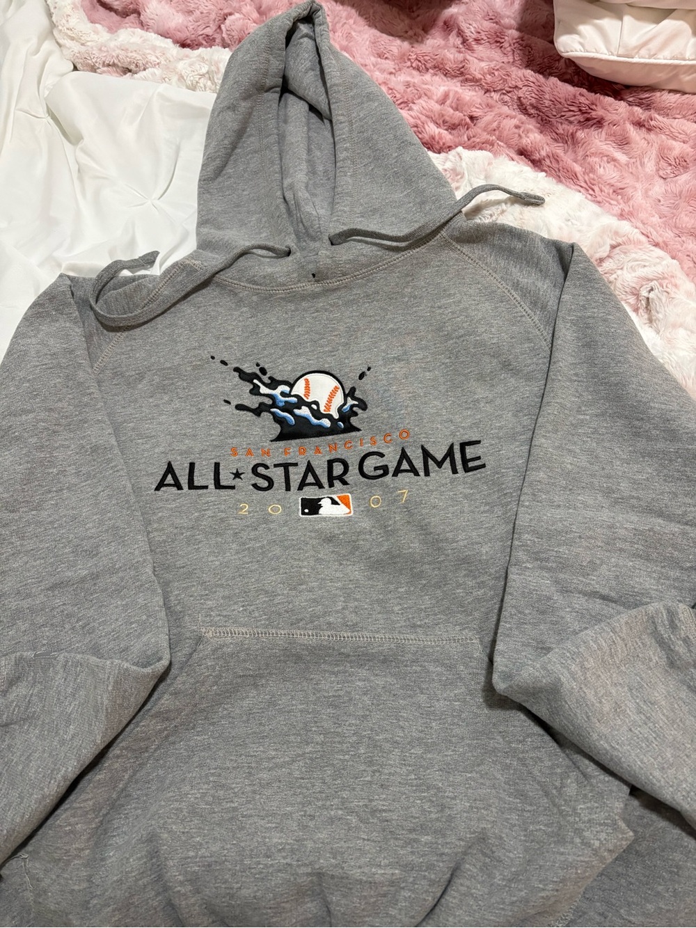 MLB Gray San Francisco All-Star Game 2007. Pullover Hoodie with Baseball Graphic